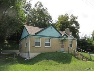 411 Elm St