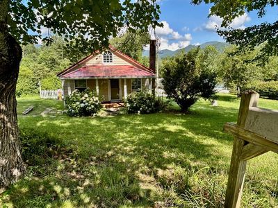 136 W Vineyard Rd