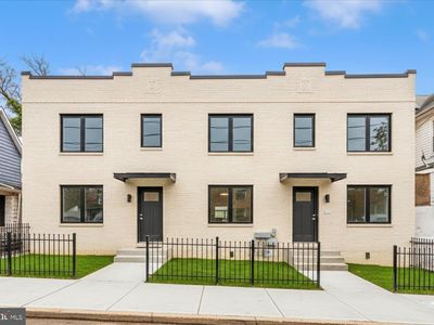 2513-2515 22nd St NE