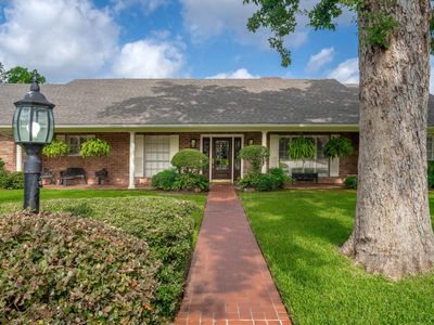 Property at 2011 Warwick Cir E, Longview, TX