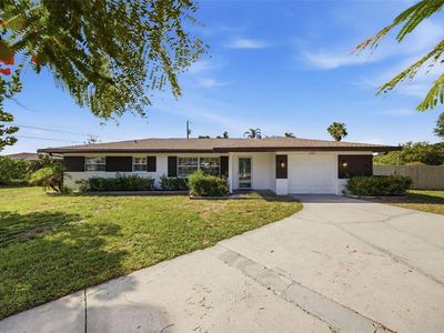 2051 Magnolia Dr