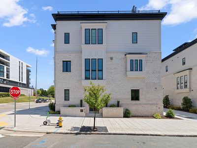413 W Lenoir St