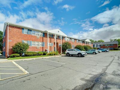 32A Woodedge Ave APT 8