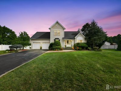 221 Jon St