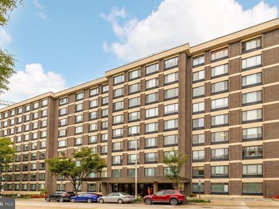2501 Calvert St NW APT 310