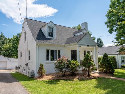 1036 Locust Ave
