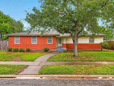 473 University Dr