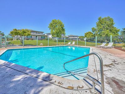 4402 Starboard Ct
