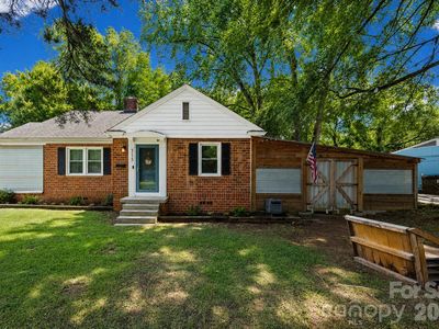 313 Jackson St