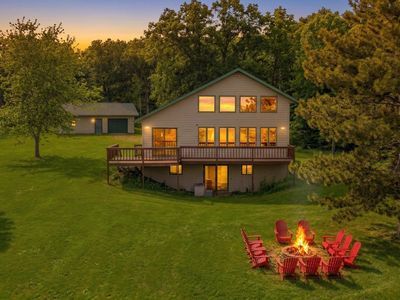 6425 Ponderosa Dr NW