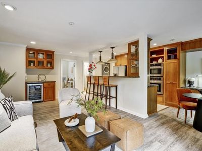 1070 Mercedes Ave APT 2