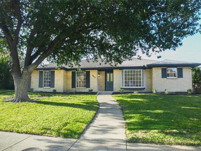 1917 Middle Glen Dr