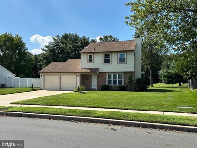 5 Woodcrest Dr