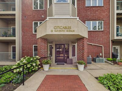 32 11th Ave S APT 202