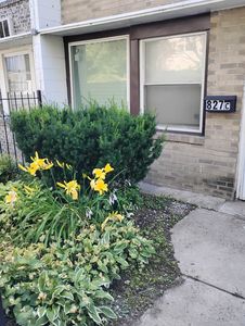 827 E 48th St APT C