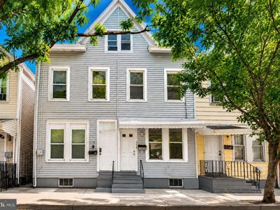 717 Division St