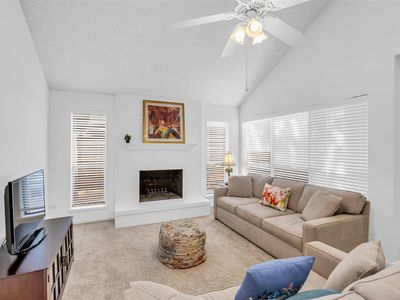 13740 Hollowgreen Dr #605