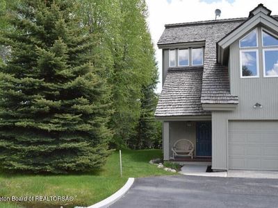 561 Shadow Brook Ln #9A