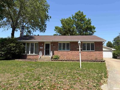 2405 Eastview Dr
