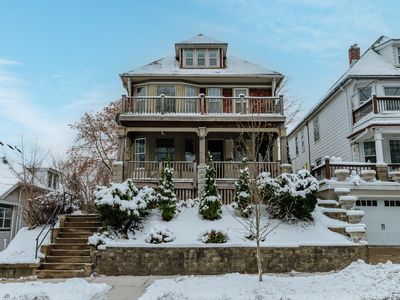 3563 North Maryland AVENUE #3565