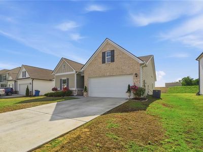 93 Royal Oak Dr NE