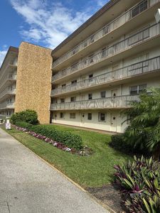 555 NW 4th Avenue #2240