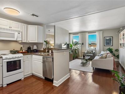 1205 Saint Charles Ave APT 403