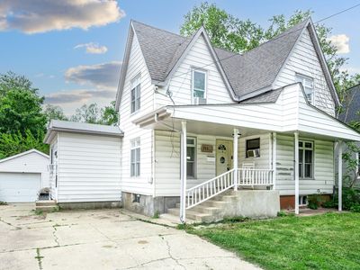 711 S 4th St