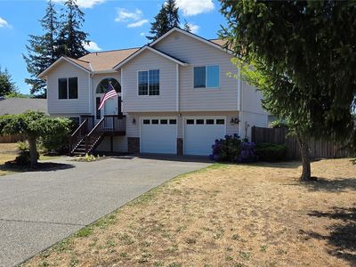 128 Berggren Road N