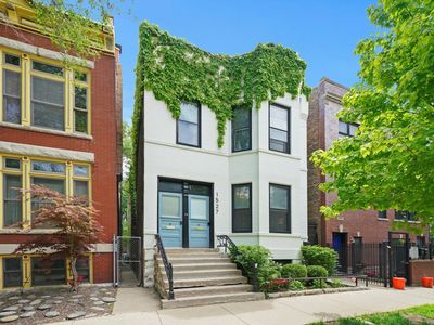 1527 N Claremont Ave