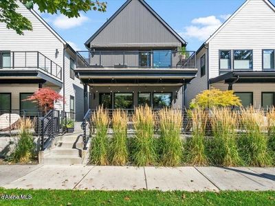 907 E Sherman Ave