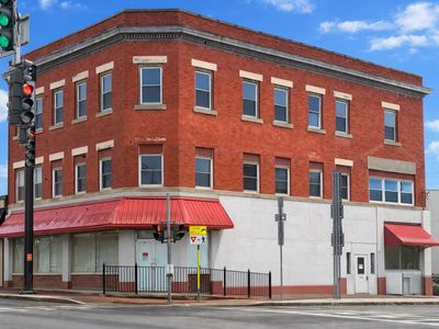 101 W Main St