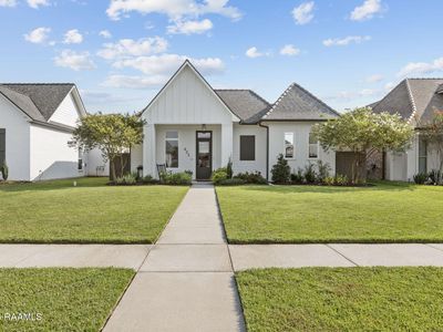 422 Dunvegan Ct