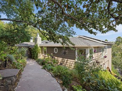 144 Melville Avenue
