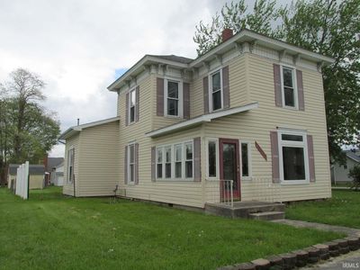 725 N Main St