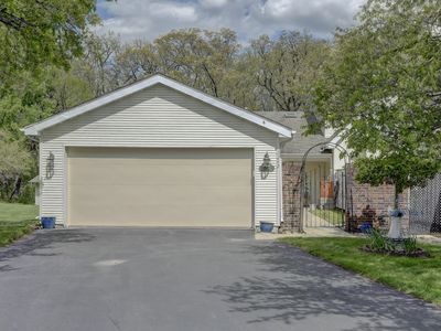 2242 Deerpath Dr W