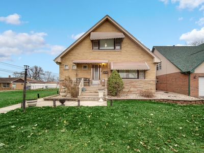 15817 Union Ave
