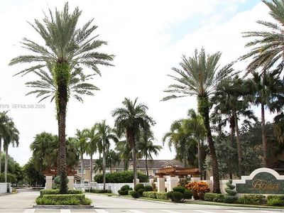 5640 NW 115th Ct APT 211