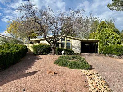 902 W Driftwood Dr