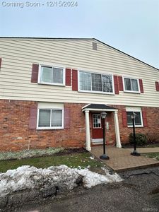813 W Maple Rd