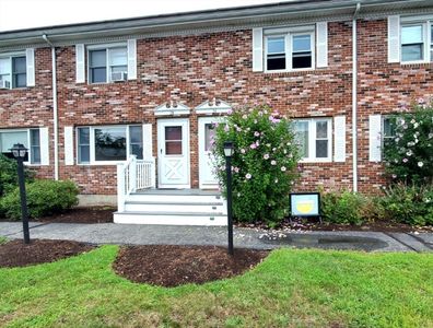 28 Douglas Dr #28