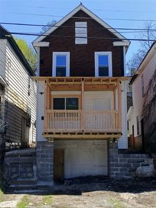 210 N 4th St