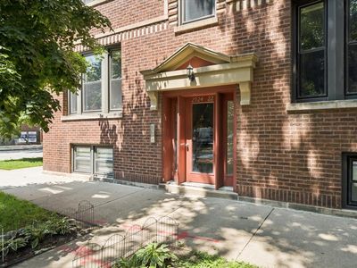 2924 W Berteau Ave #1