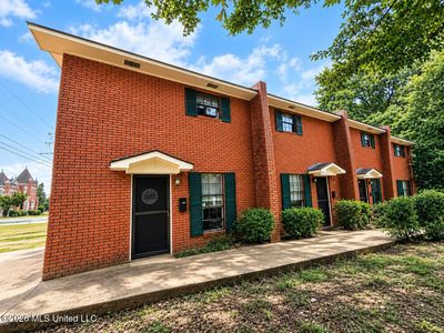 219 W Chickasaw St