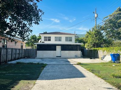 2215 NW 33rd St