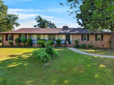 104 Lakecrest Dr