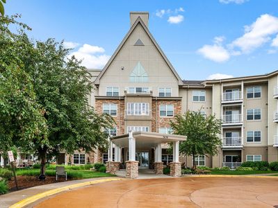 5650 Boone Ave N APT 120