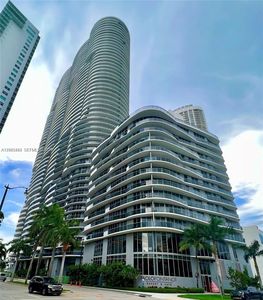488 NE 18th St Unit 3000