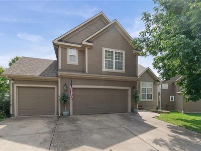 405 SW Gentry Ln