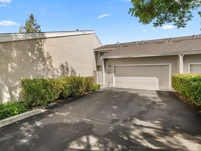 2435 Golf Links Cir
